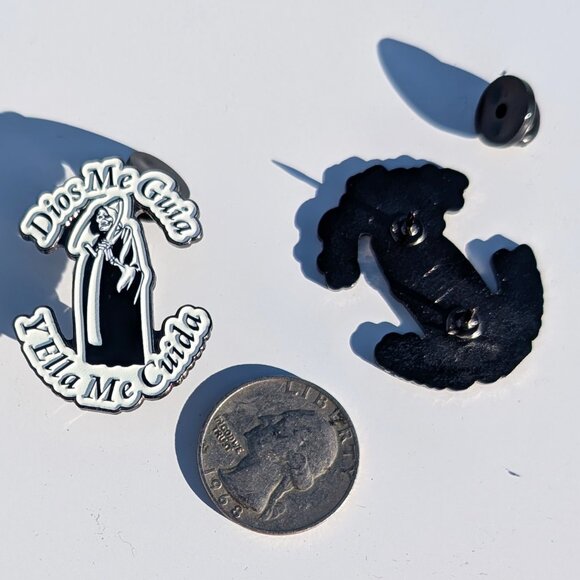 Pin Santa Muerte Pin for Caps Clothing Enamel Badge Dios me Guia Pin Death Pin - Picture 2 of 7